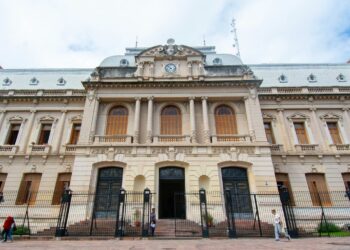 El Gobierno de Jujuy decretó asueto administrativo y escolar para el lunes 2 de noviembre