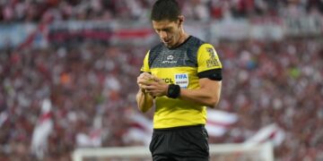 Se confirmó el árbitro del Superclásico