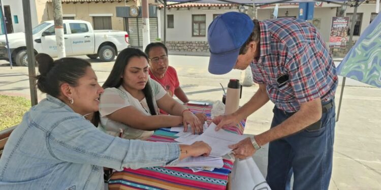 El Carmen recibió la Oficina Móvil y recibió asesoramiento sobre discapacidad