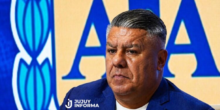 Piden investigar giros de dinero de la FIFA y el Sindicato de Camioneros a Chiqui Tapia