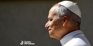 El Vaticano informó que al papa León XIV le extirparon un tumor canceroso del pulmón