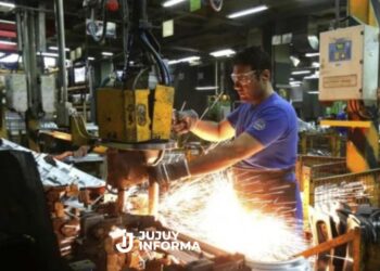 La baja del empleo registrado no se detiene: en un año se perdieron 136.500 puestos de trabajo