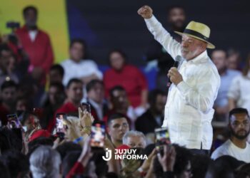 Brasil aprobó reducir la semana laboral, previo a la segunda vuelta presidencial