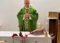 El Vaticano difundió las primeras fotos del papa León XIV tras la operación por cáncer y confirmó una “mejora constante” en su salud